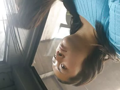 Sexy secretaresse doet gratissex films kijken gewoon haar werk