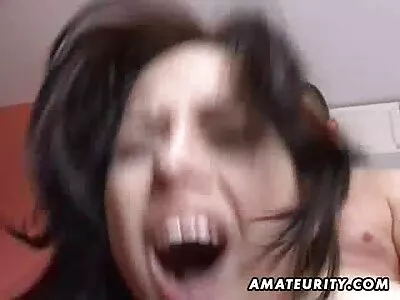 Blonde Abby Adams met harig poesje gratis porno kijk geeft pijpbeurt en heeft seks in de keuken