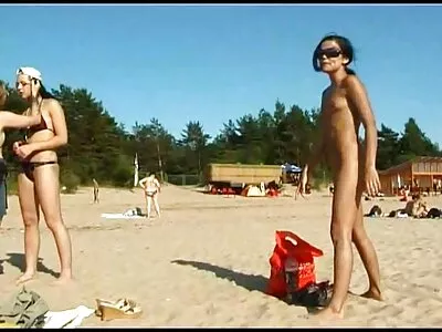 Kira Noir gratis seksfilms bekijken geniet ervan om in haar strakke anus geboord te worden
